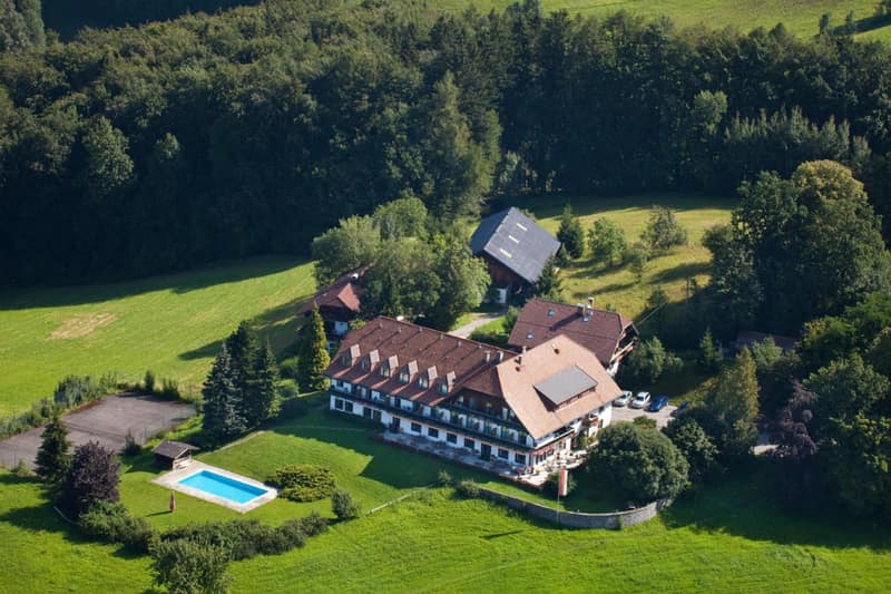 Hotel Schöne Aussicht — building