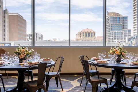 Kimpton Hotel Palomar Phoenix Cityscape by IHG — dining
