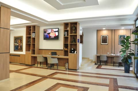 Legends Hotel — recepcion & lobby