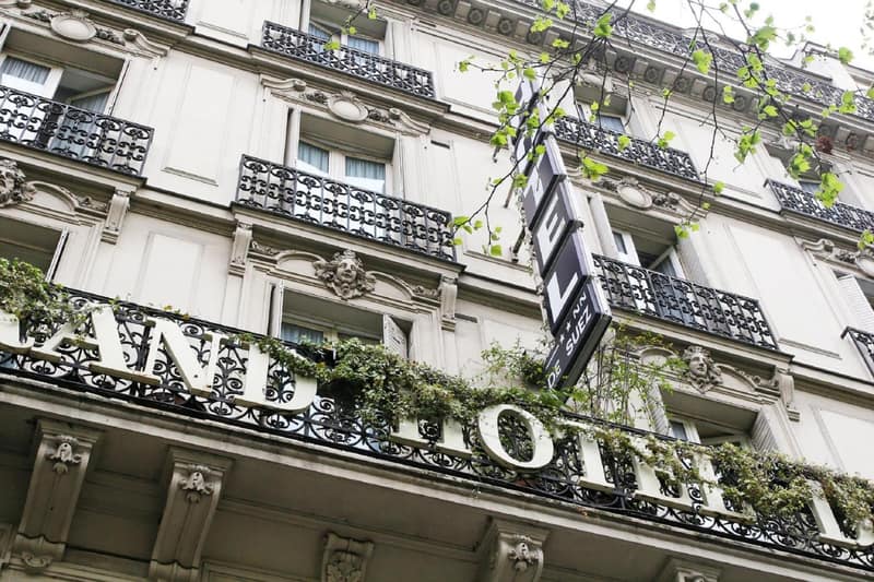 Hotel De Suez — building