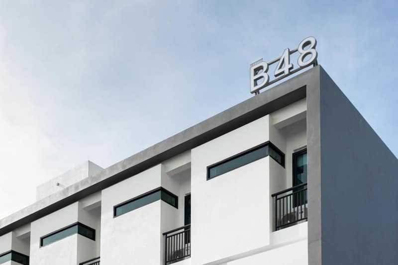 B48 Hotel — building
