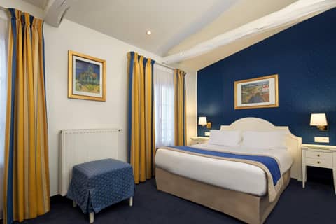 Austin's Arts Et Metiers Hotel — hotel room