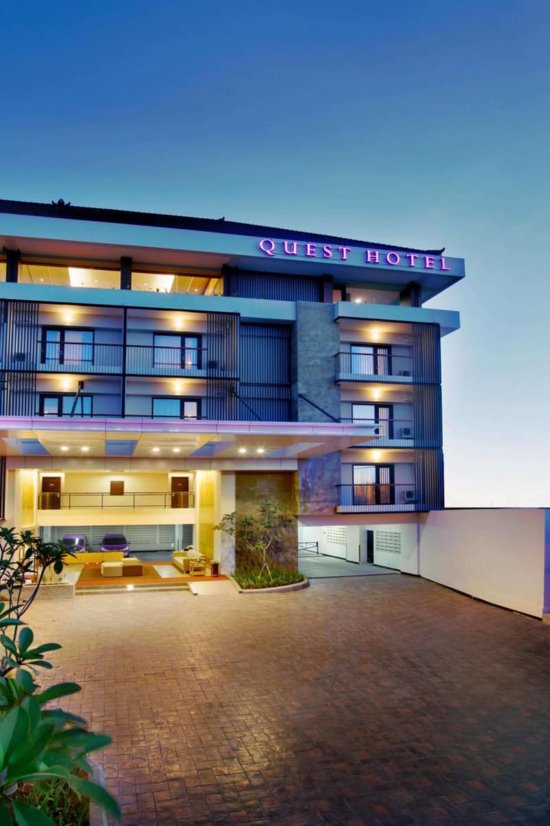 Quest Hotel Kuta by ASTON — building