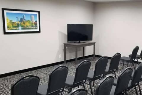 La Quinta Inn & Suites by Wyndham Indianapolis Downtown — photo 5