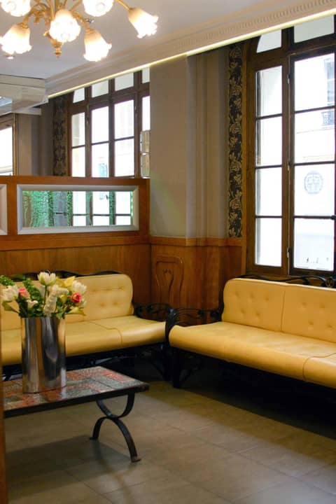 Grand Hôtel Amelot — hotel reception