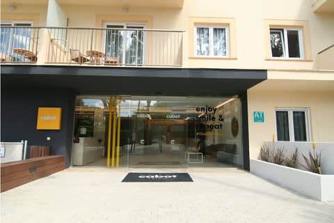 Cabot Tres Torres Apartamentos — photo 5