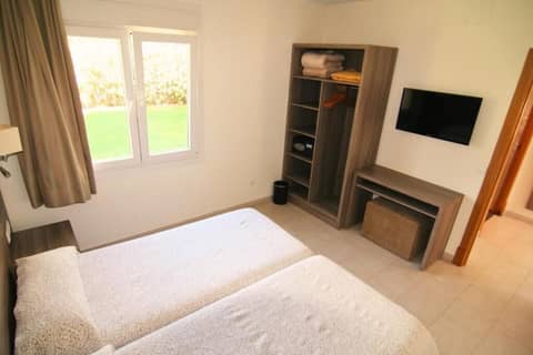Cabot Tres Torres Apartamentos — photo 6