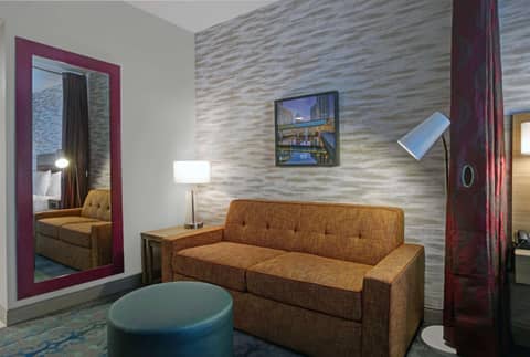 Home2 Suites By Hilton Milwaukee Downtown — photo 9