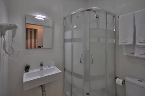 Porto Charming Hotel — bathroom