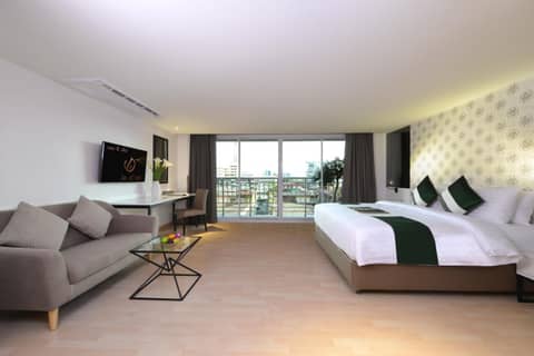 Le D'Tel Bangkok — hotel room
