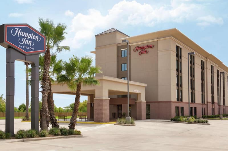 Hampton Inn Houston Hobby Airport — building