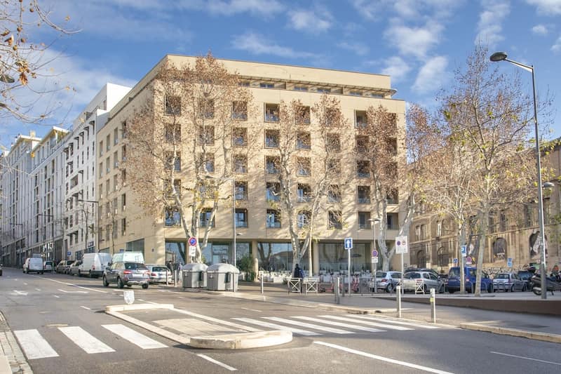 Zenitude Hôtel-Résidences Marseille Saint Charles — building