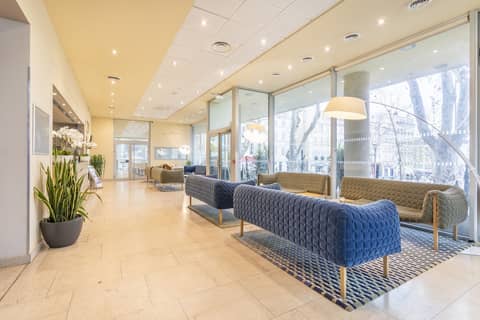 Zenitude Hôtel-Résidences Marseille Saint Charles — recepcion & lobby