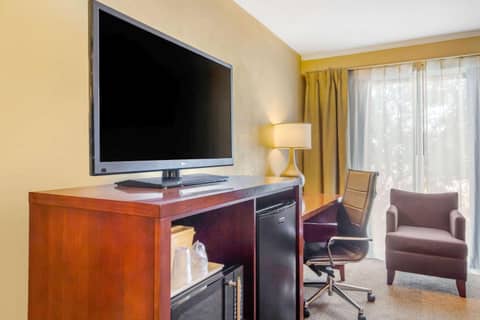 Holiday Inn Express Denver Central - North — photo 3