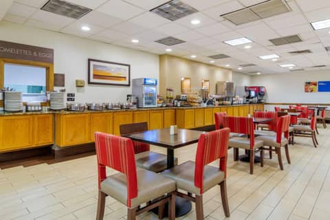 Holiday Inn Express Denver Central - North — photo 4