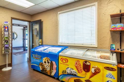 Holiday Inn Express Denver Central - North — photo 9