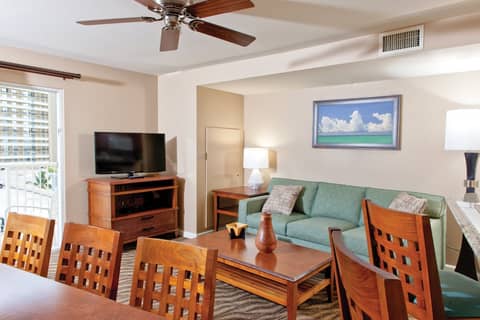 Club Wyndham at Waikiki Beach Walk — photo 2