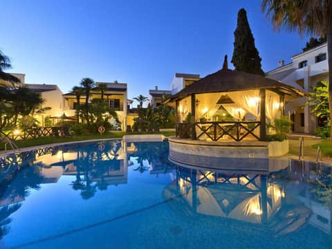 BlueBay Banús — recepcion & lobby