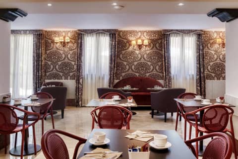 Hotel Nuovo Teson — dining