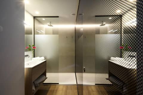 Moontels Valencia Alameda 41 — bathroom