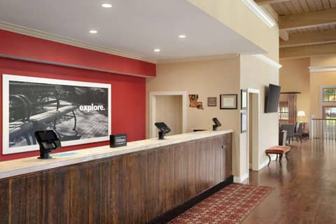 Hampton Inn and Suites New Orleans Convention Center — photo 6