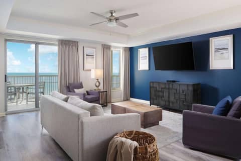 Royale Palms Condominiums — photo 2
