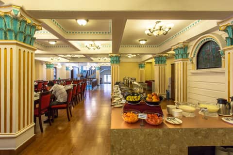 Hotel Yukhang — dining