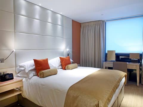 Cheval Three Quays at The Tower of London — hotel room
