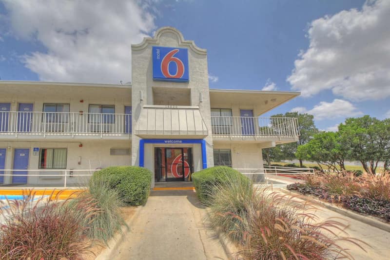 Motel 6 San Antonio, Tx Six Flags Fiesta TX - La Cantera Area — building