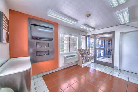 Motel 6 San Antonio, Tx Six Flags Fiesta TX - La Cantera Area — photo 5