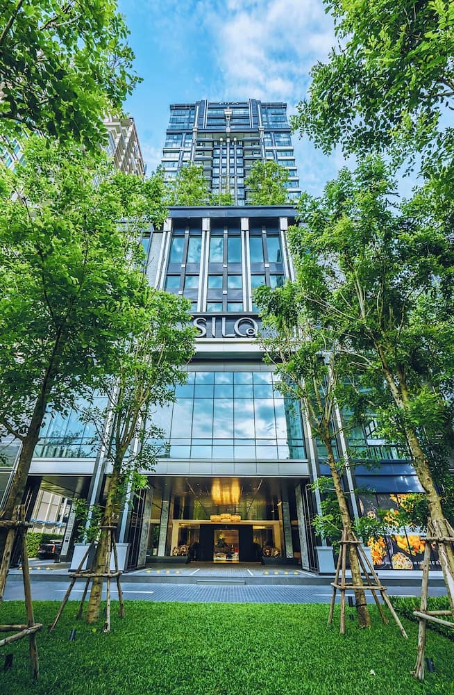 SILQ Hotel And Residence — building