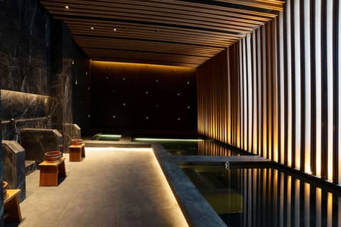 SILQ Hotel And Residence — recepcion & lobby