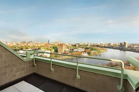 DoubleTree Suites by Hilton Hotel Boston - Cambridge — photo 9