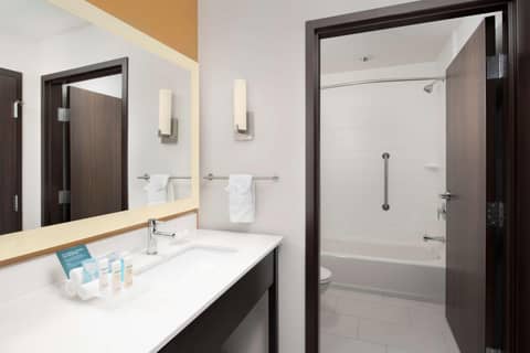 Homewood Suites By Hilton Kansas City Speedway — photo 9