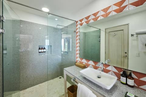 Hotel Boutique Luxury Patio Azul — bathroom