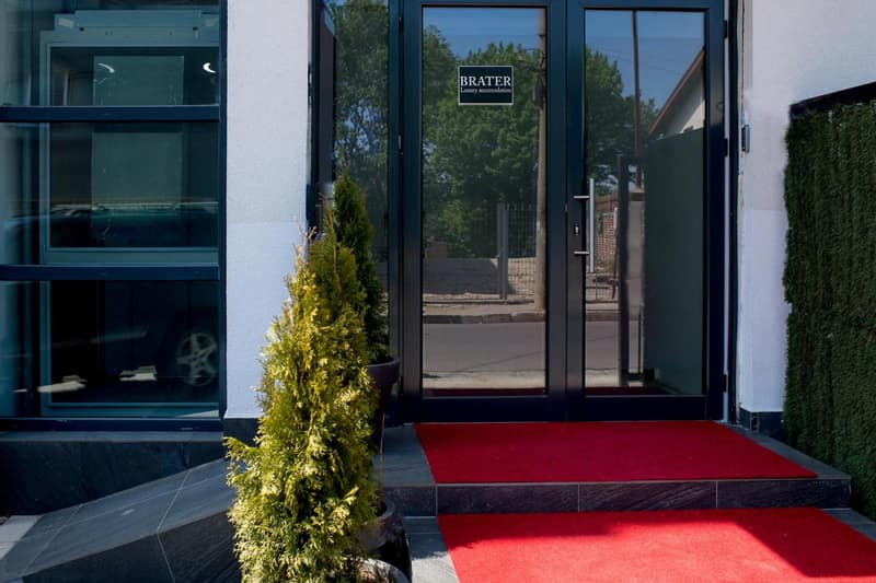Brater Luxury — building