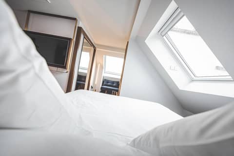 Hotel Bernina Geneva — bedroom