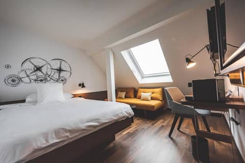 Hotel Bernina Geneva — hotel room