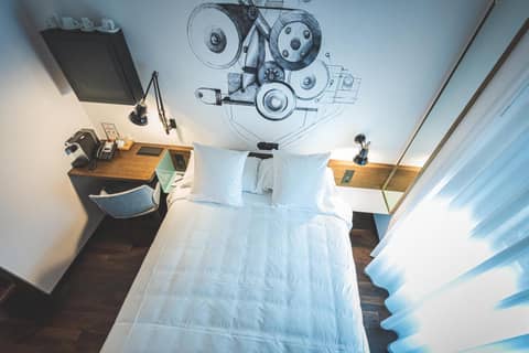 Hotel Bernina Geneva — bedroom