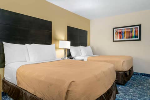 Quality Inn & Suites Livonia - Detroit — photo 7