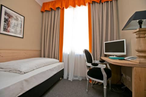 Hotel Markus Sittikus Salzburg — hotel room