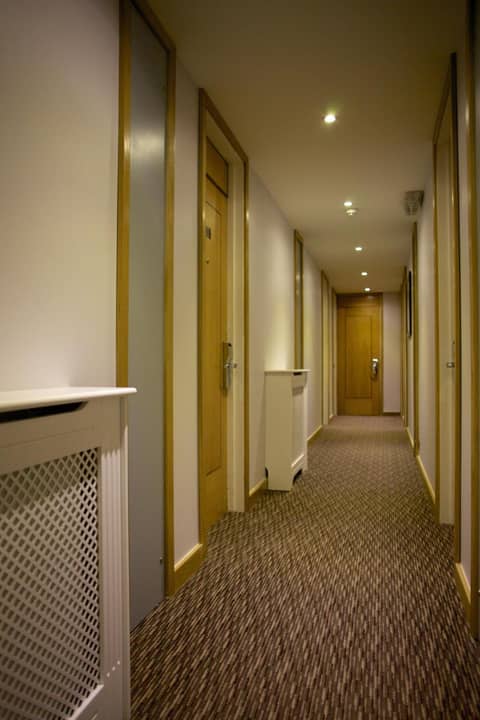 Quality Hotel Hampstead — hotel reception