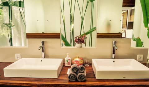 Cahaya Indah Villas - Adults Only — bathroom
