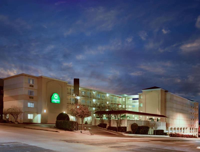 La Quinta Inn by Wyndham Austin Capitol / Downtown — building