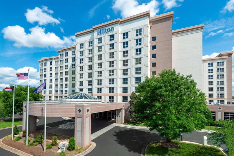 Hilton Charlotte Airport Hotel — building