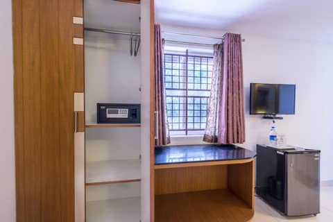 Treebo Akshaya Lalbagh Inn — hotel room
