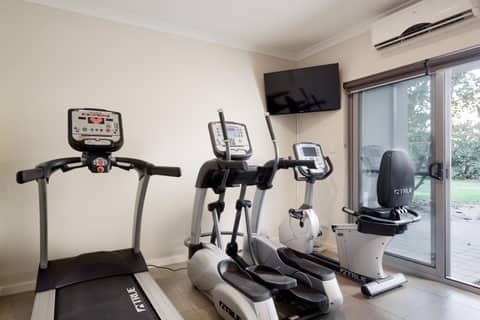 Airport Apartments by Vetroblu — activities & amenities