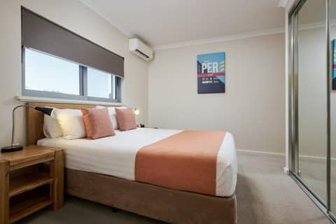 Airport Apartments by Vetroblu — hotel room
