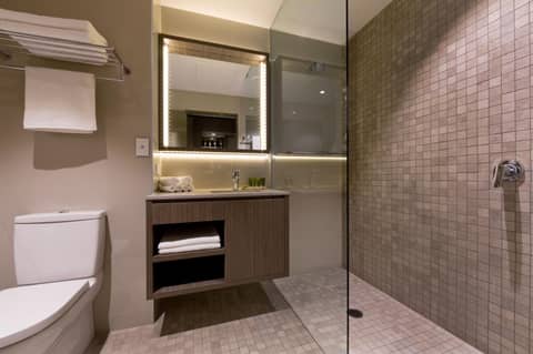 The Glen Hotel and Suites — photo 9