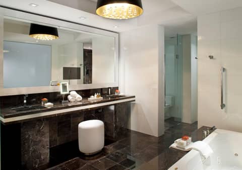 Hotel Beaux Arts, Autograph Collection — bathroom